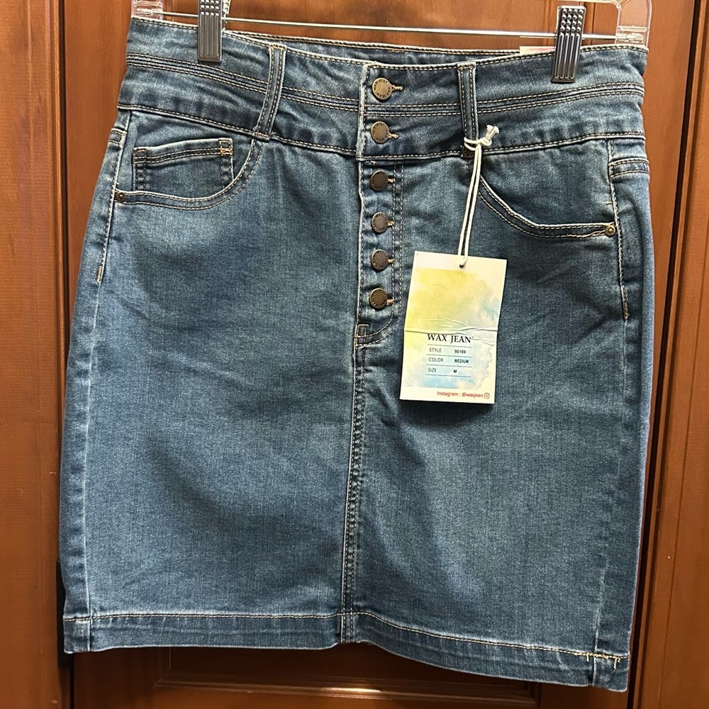 Wax Jeans Button Front Med. Wash Denim Skirt NWT-Size M💙